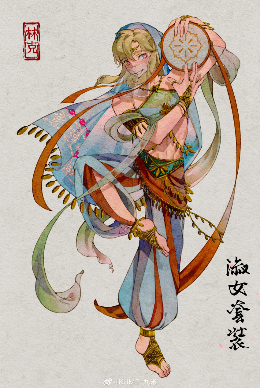 1boy absurdres alternate_costume arabian_clothes armlet bare_shoulders barefoot_sandals_(jewelry) blonde_hair blue_eyes blue_pants blue_veil chinese_commentary commentary_request crop_top crossdressing full_body gold_necklace gold_ring green_shawl green_shirt grey_background highres holding holding_instrument instrument jewelry jiuminene leg_up link looking_at_viewer male_focus medium_hair midriff multiple_rings necklace open_mouth pants puffy_pants ring shirt simple_background sleeveless sleeveless_shirt smile solo tambourine teeth the_legend_of_zelda the_legend_of_zelda:_tears_of_the_kingdom toes weibo_watermark