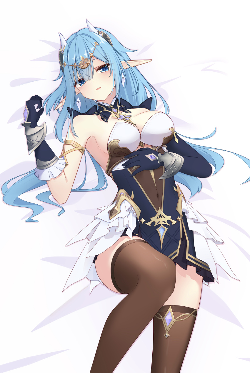1girl absurdres azur_promilia bare_shoulders black_gloves black_thighhighs blue_eyes blue_hair breasts covered_navel dangle_earrings dress earrings gloves hand_on_own_stomach highres ittentoppa jewelry large_breasts long_hair looking_at_viewer on_bed parted_lips pointy_ears shalle_ensys_(azur_promilia) short_dress solo thighhighs