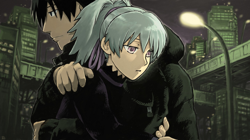 1girl black_eyes black_hair city couple darker_than_black hei hetero hug koumeya lamppost night ponytail purple_eyes silver_hair yin