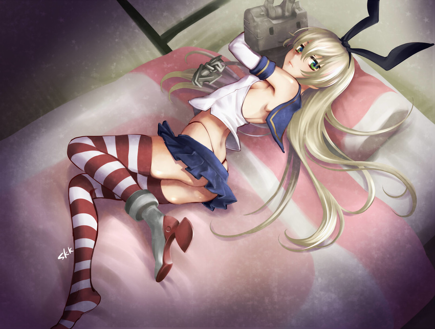 anchor anchor_hair_ornament bare_shoulders bed black_panties blonde_hair blush breasts elbow_gloves futon gloves green_eyes hair_ornament hair_ribbon hairband highres kantai_collection long_hair looking_at_viewer lying miniskirt on_side panties petite pillow rensouhou-chan ribbon sailor_collar shimakaze_(kantai_collection) shoukaki_(earthean) sideboob skirt small_breasts solo striped striped_legwear thighhighs underwear white_gloves