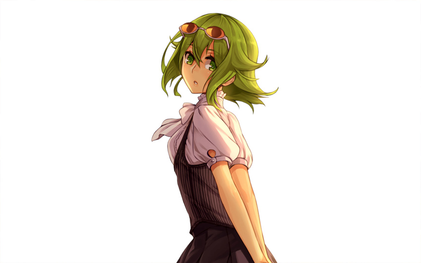 2d dress glasses green_eyes green_hair gumi highres solo vocaloid white_background