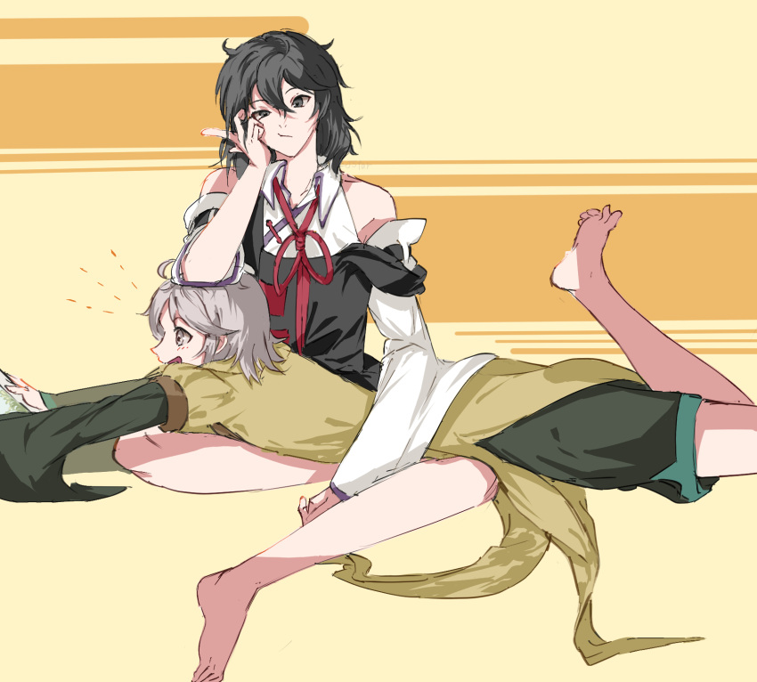2others androgynous bandana barefoot black_eyes black_hair black_shorts black_sleeves closed_mouth coat collared_shirt commentary_request detached_sleeves elbow_on_another's_head enraku_tsubakura hand_on_own_cheek hand_on_own_face happy_aura highres houlen_yabusame len'en medium_hair multiple_others no_headwear open_mouth other_focus purple_trim shirt shorts smile white_background white_sleeves yellow_bandana yellow_coat yoni.