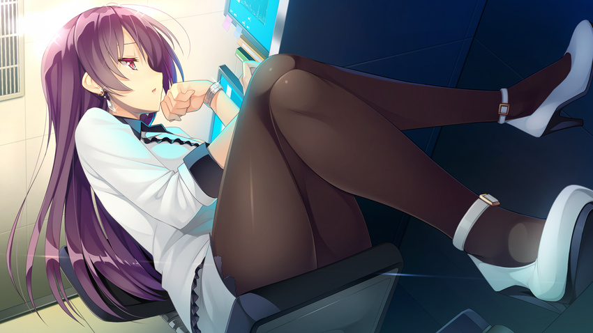 fujita_konomi game_cg koi_saku_miyako_ni_ai_no_yakusoku_wo_~annaffiare~ natsume_eri pink_eyes purple_hair thighhighs