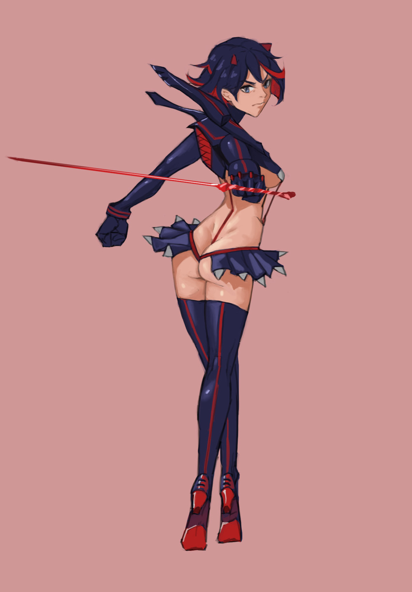 ass back bad_id bad_pixiv_id black_hair blue_eyes boots breasts clenched_hands crossed_legs dimples_of_venus from_behind high_heels highres hirundo_rustica horns kill_la_kill matoi_ryuuko medium_breasts microskirt multicolored_hair pink_background red_hair revealing_clothes reverse_grip scissor_blade senketsu skirt solo standing suspenders thigh_boots thighhighs two-tone_hair underboob watson_cross