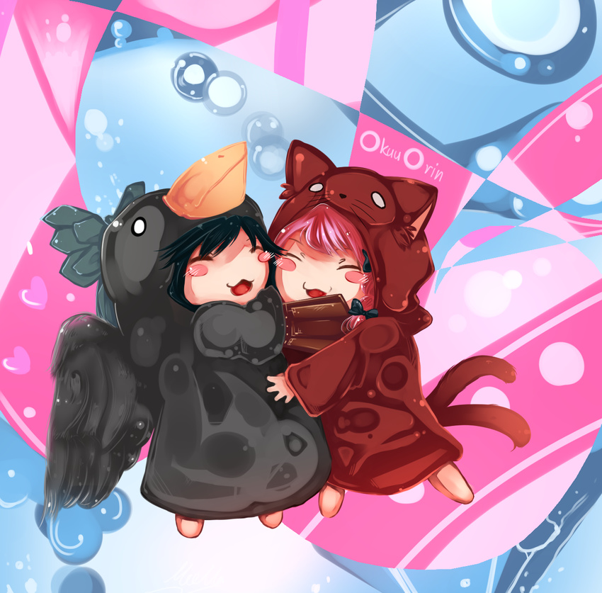 :3 ^_^ animal_costume arm_cannon bird bird_costume black_hair blush_stickers bow cat cat_costume character_name chibi closed_eyes costume crow hair_bow highres hug kaenbyou_rin multiple_girls multiple_tails mummeemeemama o_o red_hair reiuji_utsuho tail touhou weapon