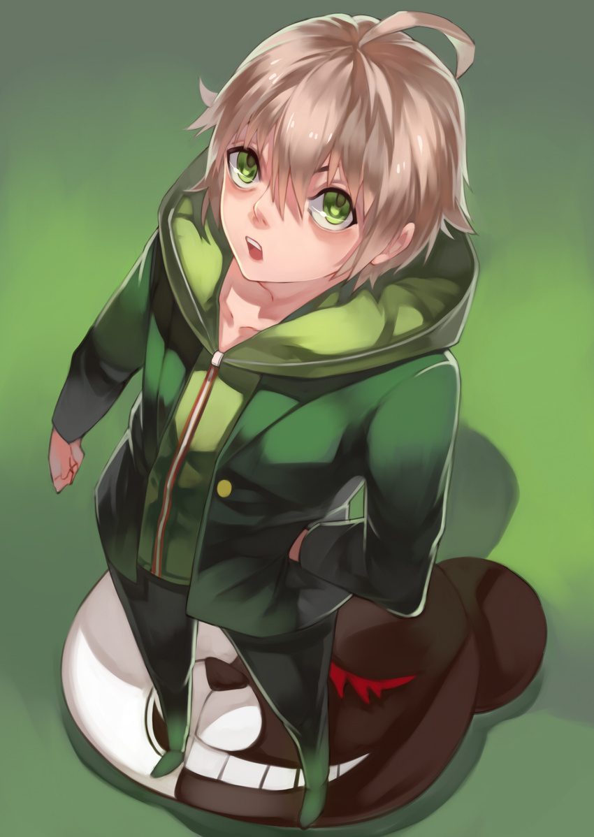 bad_id bad_pixiv_id blonde_hair clenched_hand danganronpa danganronpa_1 from_above green_eyes hand_in_pocket highres hood hoodie looking_at_viewer looking_up male_focus monokuma naegi_makoto open_mouth shadow simple_background solo standing teenage zi_lai_juan