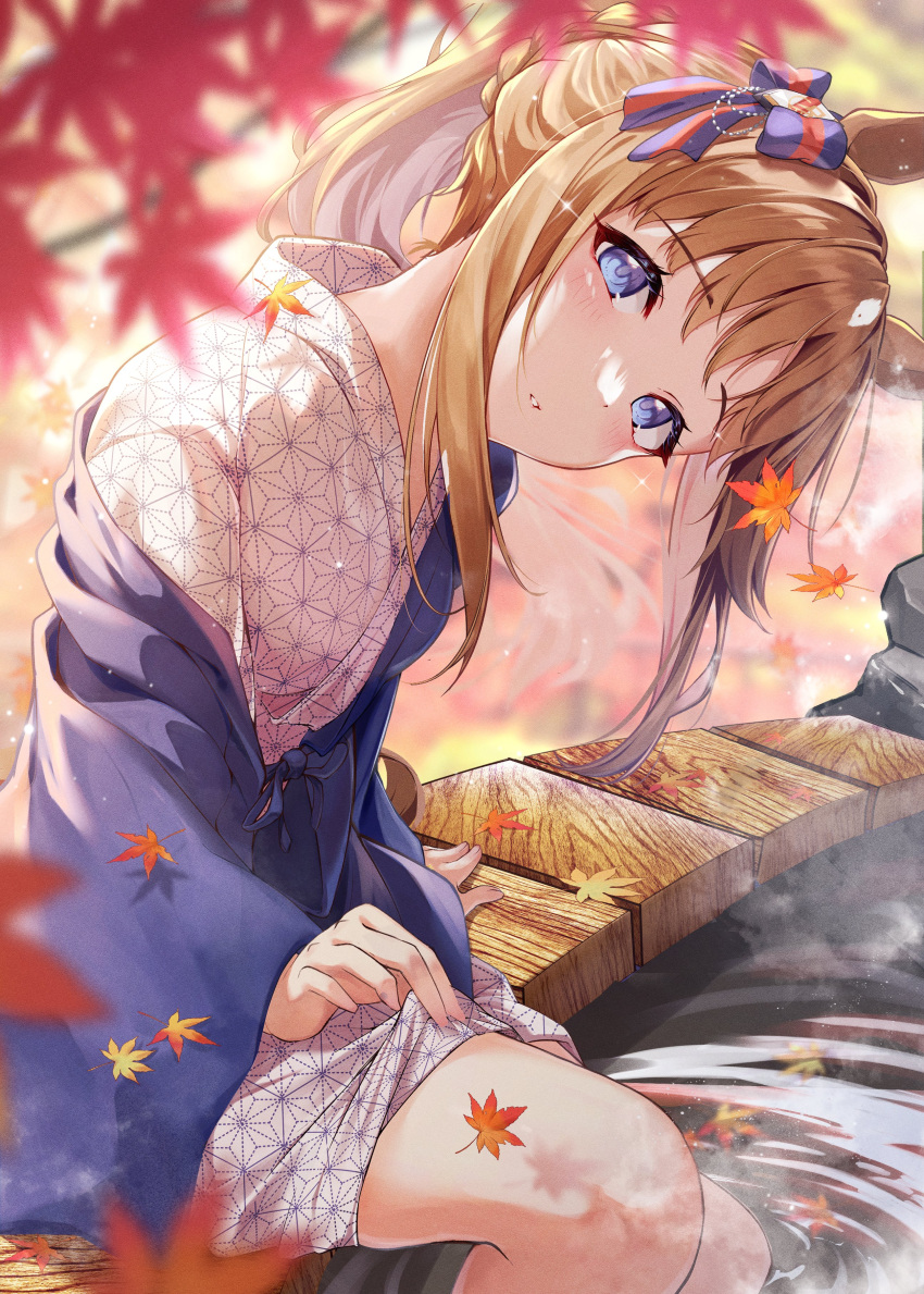 1girl absurdres alternate_costume animal_ears ashiyu autumn_leaves bath_yukata blue_eyes blurry blush brown_hair depth_of_field foot_bath from_side grass_wonder_(umamusume) head_tilt highres horse_ears horse_girl japanese_clothes kimono long_hair looking_at_viewer looking_to_the_side multicolored_hair smile soaking_feet solo streaked_hair tks-nb_(294-nb) umamusume white_hair yukata