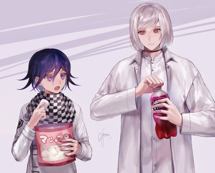 2boys akudama_drive arm_belt bag belt black_choker black_scarf bottle buttons chain checkered_clothes checkered_scarf choker closed_mouth coattails collared_jacket commentary_request crossover cutthroat_(akudama_drive) danganronpa_(series) danganronpa_v3:_killing_harmony drink eating fingernails food frown hair_between_eyes height_difference highres holding holding_bag holding_bottle holding_drink holding_food jacket layered_sleeves long_sleeves looking_at_another male_focus marshmallow mole mole_under_eye multiple_boys oma_kokichi open_clothes open_jacket open_mouth purple_eyes purple_hair red_eyes scarf shiromo_ooo shirt short_hair signature simple_background snack soda_bottle two-tone_scarf upper_body white_background white_belt white_hair white_jacket white_scarf white_shirt white_sleeves