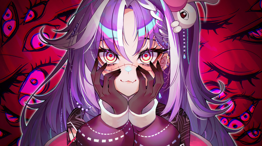 1girl :3 beads black_gloves blush braid braided_bangs closed_mouth creature_on_head earrings fang gloves grey_eyes hands_on_own_face highres jared_(michi_mochievee) jewelry long_hair long_sleeves looking_at_viewer michi_mochievee multicolored_hair one_side_up purple_hair red_eyes ringed_eyes skin_fang smile solo stitched_face stitches streaked_hair torn_clothes virtual_youtuber vshojo white_hair xeapher