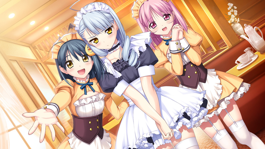 game_cg gray_hair hikari_gi_inaho kinoshita_mio kusunoki_chitose long_hair love_of_renai_koutei_of_love! maid oozora_itsuki pink_eyes pink_hair yellow_eyes