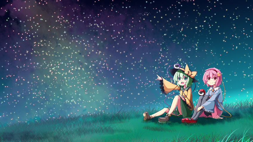 grass green_eyes green_hair hat highres komeiji_koishi komeiji_satori multiple_girls night ominaeshi_(takenoko) outdoors pink_hair pointing red_eyes short_hair siblings sisters sitting sky smile star_(sky) stargazing starry_sky third_eye touhou