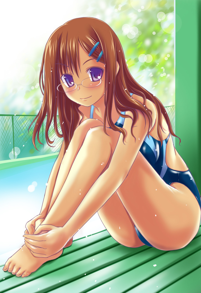 barefoot blush brown_hair chain-link_fence coffee_yarou competition_swimsuit day feet fence glasses hair_ornament hairclip hands_on_feet highres leg_hug long_hair looking_at_viewer mole mole_under_eye one-piece_swimsuit original outdoors pool poolside purple_eyes smile solo sunlight swimsuit tan wet