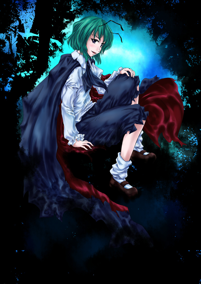 antennae black_pants blue_eyes cape collared_shirt dark_background fingernails full_body green_hair hand_on_own_knee highres itsuku long_sleeves looking_at_viewer mary_janes open_mouth pants shirt shoes short_hair sitting socks solo touhou white_shirt wriggle_nightbug