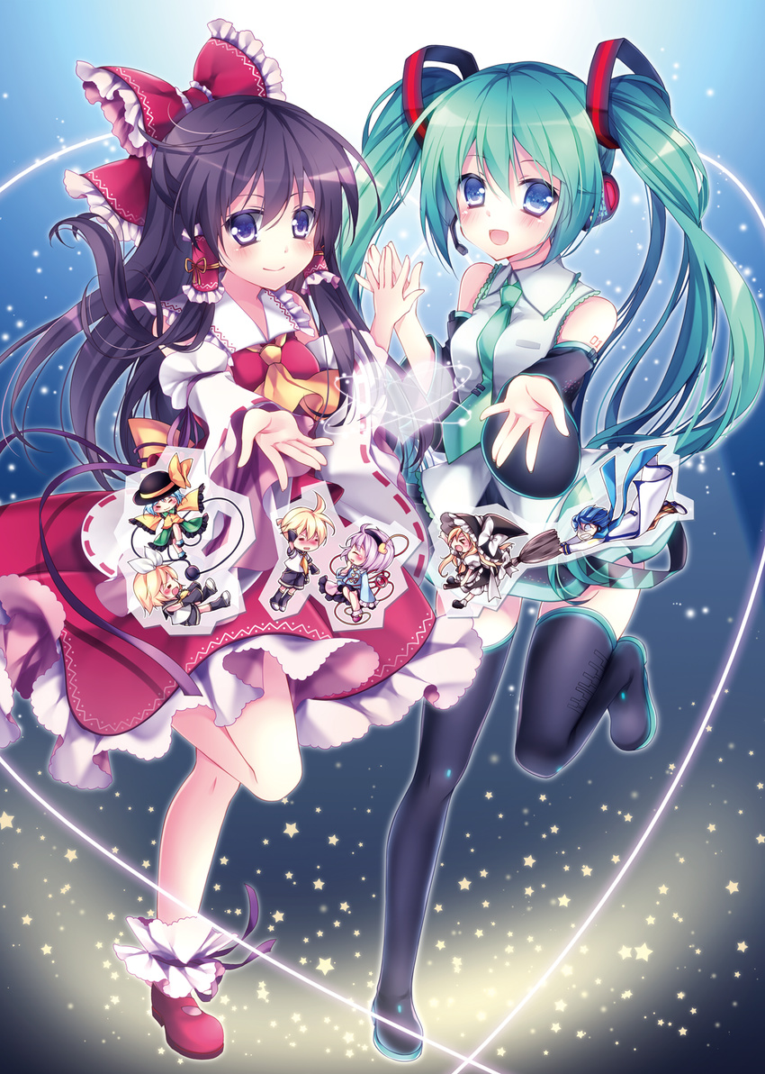 &gt;_&lt; 5girls :d ahoge aqua_hair ascot bad_id bad_pixiv_id black_hair blonde_hair blue_eyes blue_hair blush bow chibi closed_eyes crossover green_hair hair_bow hair_ornament hair_ribbon hair_tubes hakurei_reimu hat hatsune_miku heart high_five highres kagamine_len kagamine_rin kaito kirisame_marisa komeiji_koishi komeiji_satori long_hair mikazuki_sara multiple_boys multiple_girls open_mouth purple_eyes purple_hair reaching ribbon scarf shoes short_hair sky smile star_(sky) starry_sky thighhighs third_eye touhou twintails vocaloid witch_hat xd zettai_ryouiki