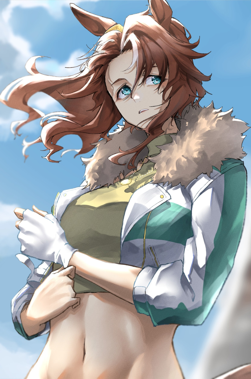 1girl absurdres animal_ears blue_eyes breasts brown_hair commentary_request cowboy_shot crop_top cropped_jacket gradient_background grin hair_between_eyes highres horse_ears horse_girl jacket looking_at_viewer luna_(gkluna_mas) medium_breasts mejiro_palmer_(umamusume) midriff open_clothes open_jacket ponytail shirt short_hair simple_background smile solo standing stomach tail umamusume upper_body white_background white_jacket yellow_shirt