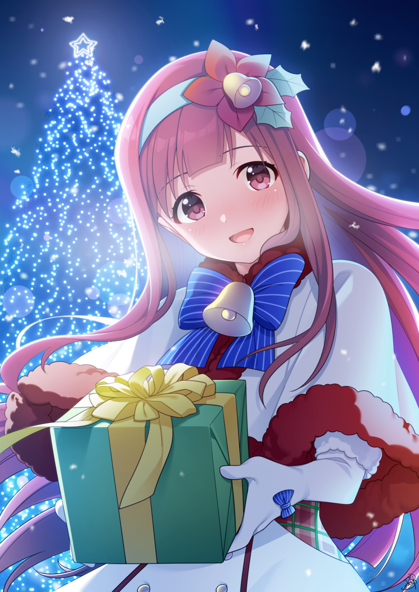 1girl bell blue_bow blue_bowtie blurry blush bow bowtie breasts brown_eyes brown_hair christmas_tree depth_of_field dot_nose dress flower fur-trimmed_dress fur_trim gift gloves green_hairband hair_bell hair_flower hair_ornament hairband highres holding holding_gift idolmaster idolmaster_million_live! idolmaster_million_live!_theater_days jingle_bell lens_flare lens_flare_abuse long_hair looking_at_viewer medium_breasts mikapoe neck_bell open_mouth outdoors red_flower red_trim signature smile snowing solo striped_bow striped_bowtie striped_clothes tanaka_kotoha white_dress white_gloves