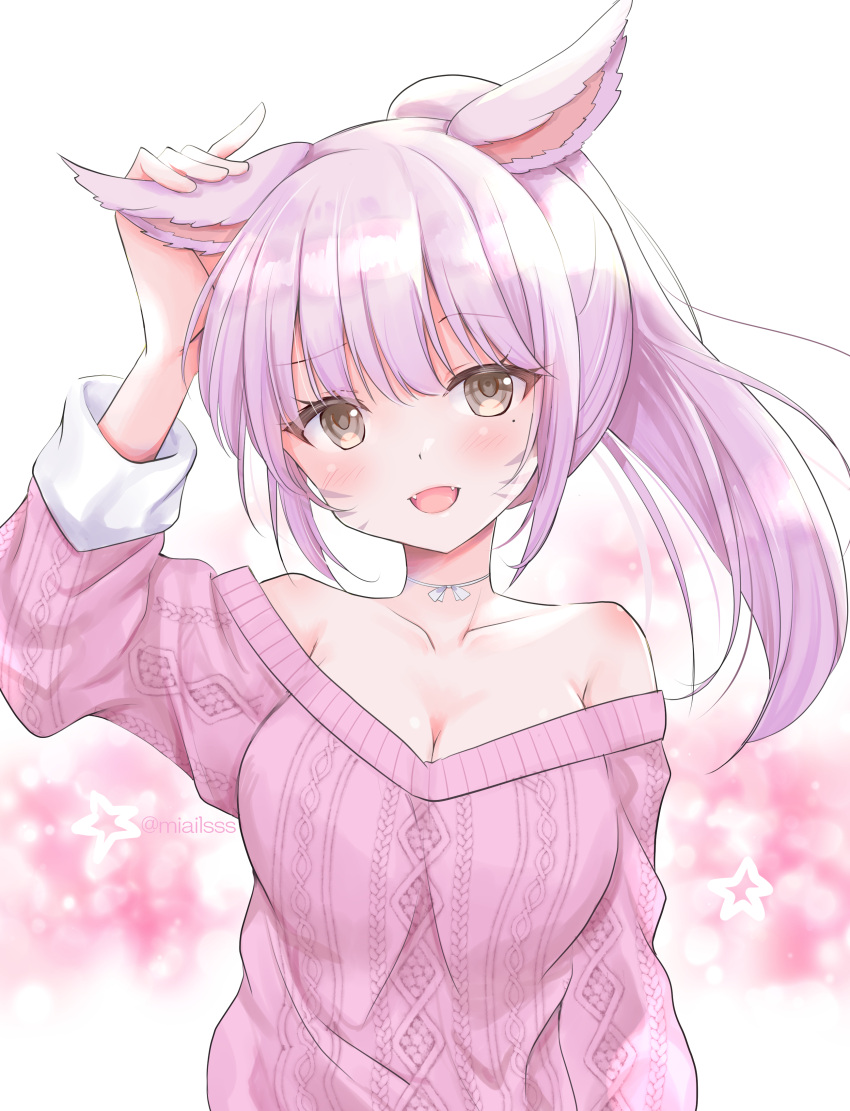 1girl absurdres animal_ears breasts brown_eyes cat_ears cleavage eyebrows_hidden_by_hair fang final_fantasy final_fantasy_xiv hand_on_own_ear highres large_breasts light_blush looking_at_viewer miqo'te pink_hair pink_sweater ponytail simple_background solo sweater upper_body warrior_of_light_(ff14) yuuki_mia