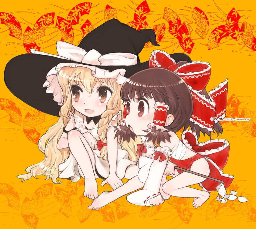 :o angry bad_id bad_pixiv_id barefoot blonde_hair braid brown_hair chibi detached_sleeves feet gohei hakurei_reimu hat kirisame_marisa multiple_girls okome_(ricecandy) open_mouth sarashi touhou v-shaped_eyebrows witch_hat