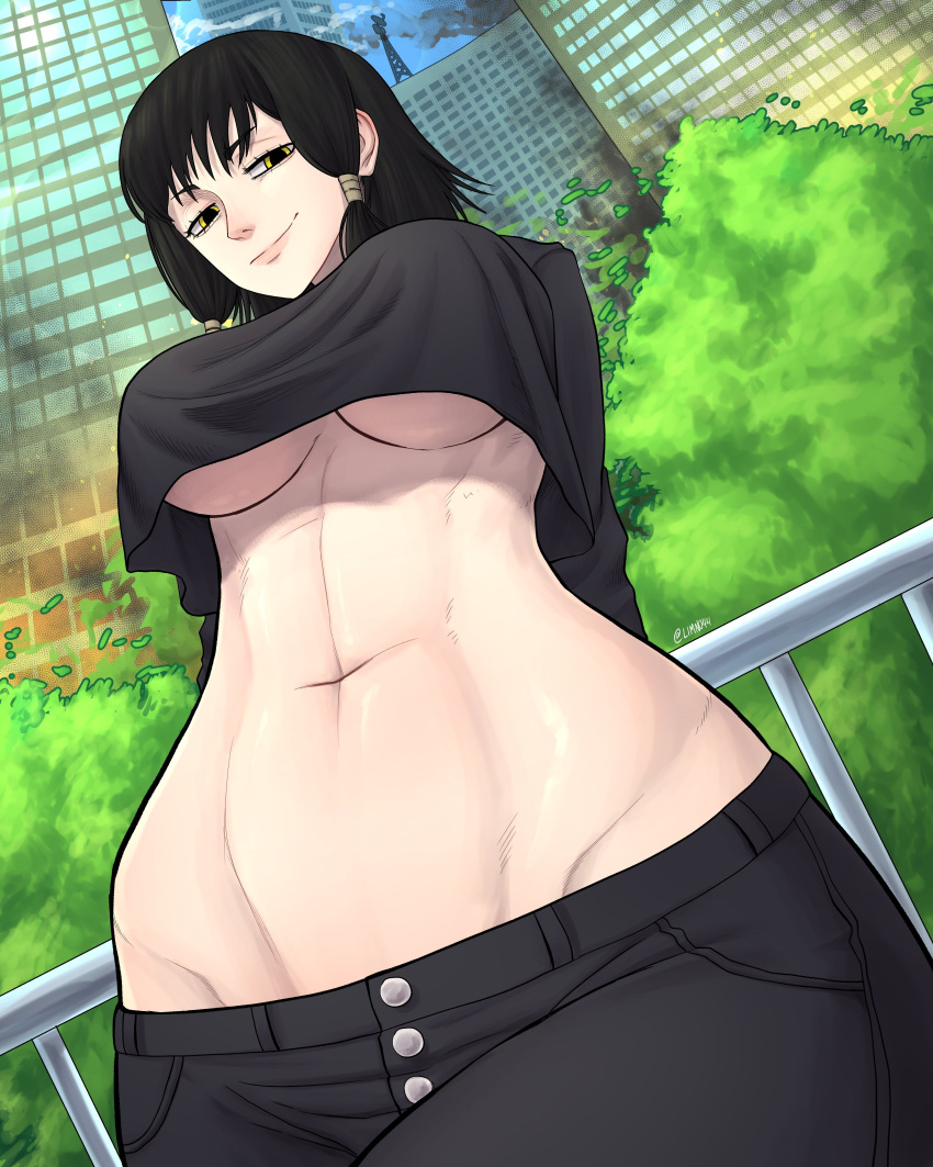 1girl absurdres arms_behind_back black_hair black_pants black_shirt blue_sky breasts building chainsaw_man city cropped_shirt day highres large_breasts limn044 looking_at_viewer midriff mifune_fumiko navel outdoors pants shirt sky solo underboob yellow_eyes
