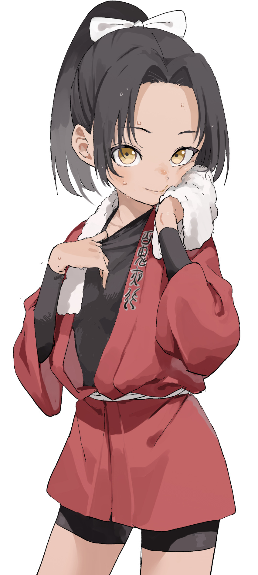 1girl absurdres bike_shorts black_hair blue_archive bow closed_mouth cowboy_shot forehead hair_bow highres holding holding_towel japanese_clothes kimono long_sleeves looking_at_viewer ponytail red_kimono short_hair simple_background smile solo sweat thighs towel towel_around_neck white_background white_bow yamamoto_souichirou yellow_eyes