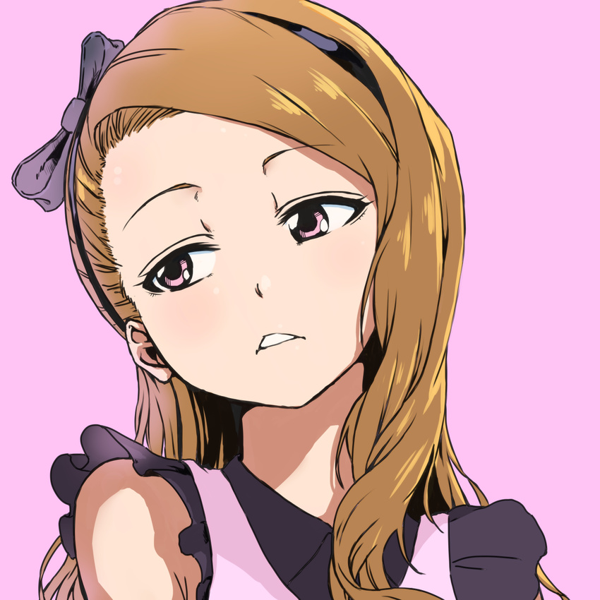 bare_shoulders biten brown_hair close-up forehead hair_ribbon hairband highres idolmaster idolmaster_(classic) long_hair looking_to_the_side minase_iori parted_lips pink_eyes pink_legwear ribbon simple_background solo