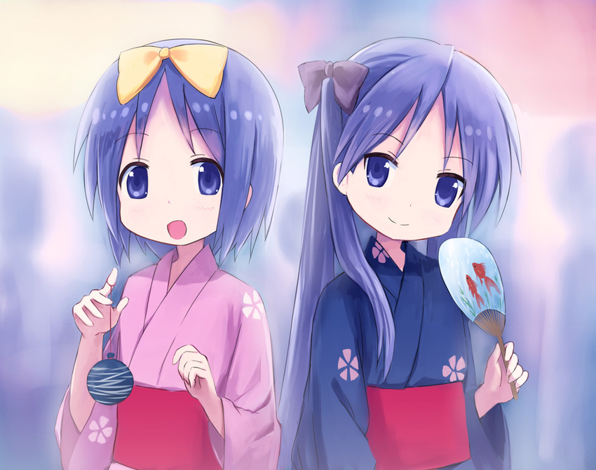 bad_id bad_pixiv_id balloon blue_eyes fan hiiragi_kagami hiiragi_tsukasa isou_nagi japanese_clothes kimono long_hair lucky_star multiple_girls paper_fan purple_hair short_hair siblings sisters twins twintails uchiwa water_yoyo yukata