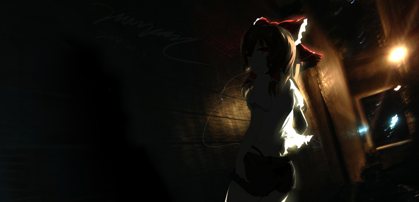 alley alternate_costume artist_name bad_id bad_pixiv_id belt blurry bow brick_wall brown_hair contemporary dark dated earbuds earphones from_behind hair_bow hair_tubes hakurei_reimu hands_in_pockets highres light long_hair looking_at_viewer looking_back midriff mivit photo_background red_eyes shirt shorts signature solo standing touhou wallpaper