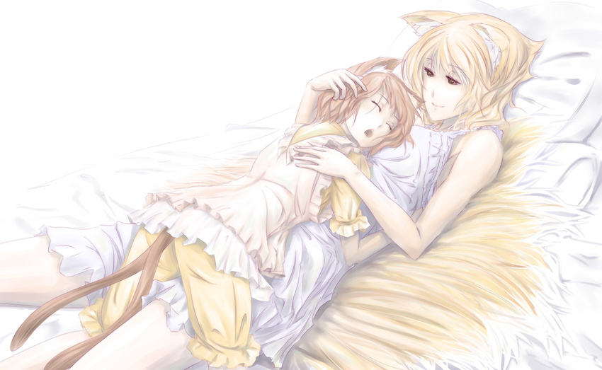 animal_ears bed blonde_hair brown_hair cat_ears cat_tail chen closed_eyes fox_ears fox_tail gustav_(telomere_na) highres multiple_girls multiple_tails pillow smile tail touhou yakumo_ran