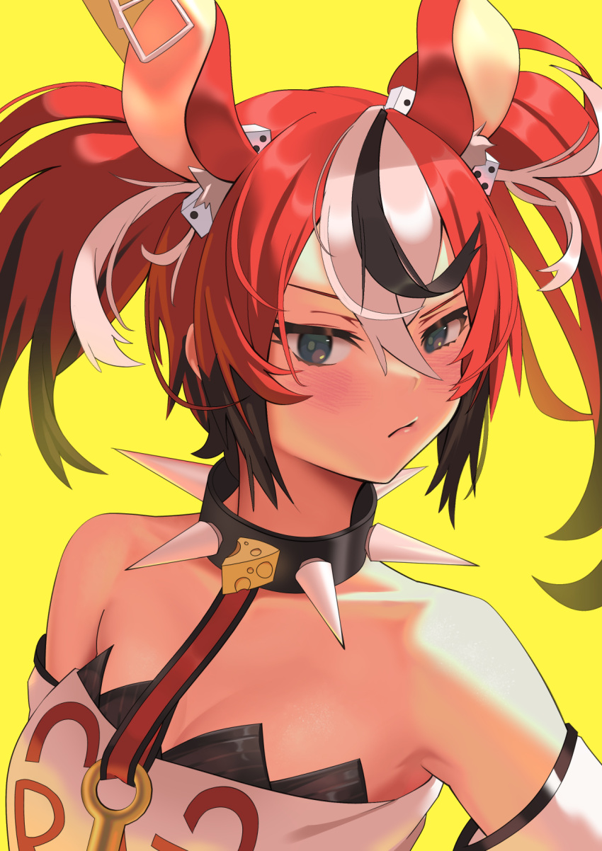 1girl :/ animal_ear_fluff animal_ears bare_shoulders black_collar black_hair blue_eyes blush breasts cheese cleavage closed_mouth collar dice_hair_ornament food green_background hair_between_eyes hair_ornament hakos_baelz hakos_baelz_(1st_costume) highres hololive hololive_english jewelry key key_necklace long_hair looking_at_viewer mechjunk medium_breasts mouse_ears mouse_girl mousetrap multicolored_hair necklace raised_eyebrow red_hair shirt simple_background solo spiked_collar spikes strapless strapless_shirt streaked_hair turning_head twintails upper_body virtual_youtuber white_hair white_shirt white_sleeves
