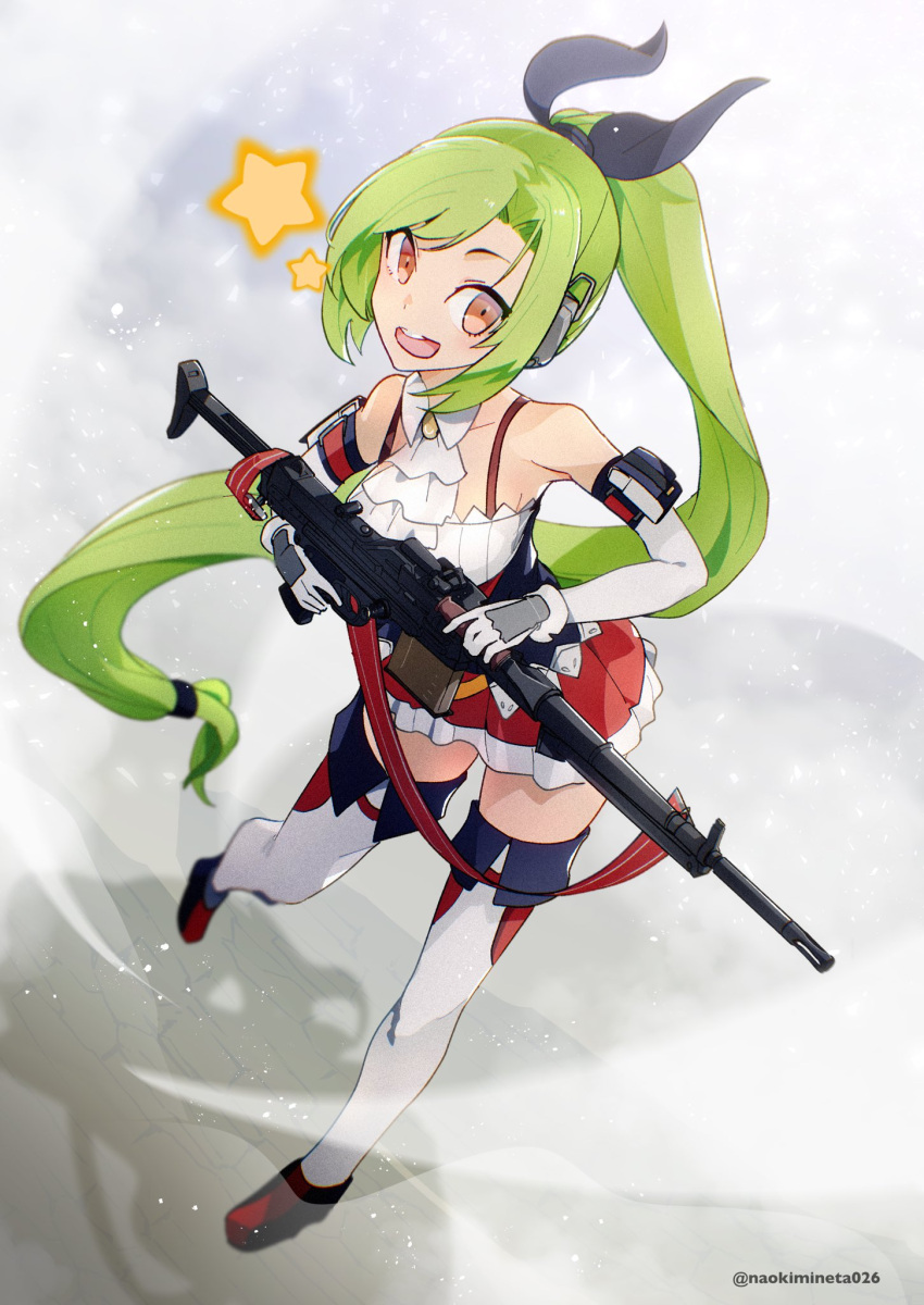 1girl aa-52 aat-52_(girls'_frontline) ascot black_bow black_footwear bow breasts full_body girls'_frontline gloves green_eyes gun hair_bow highres holding holding_gun holding_weapon machine_gun mineta_naoki open_mouth orange_eyes ponytail solo teeth thighhighs trigger_discipline twitter_username upper_teeth_only weapon white_ascot white_gloves white_thighhighs