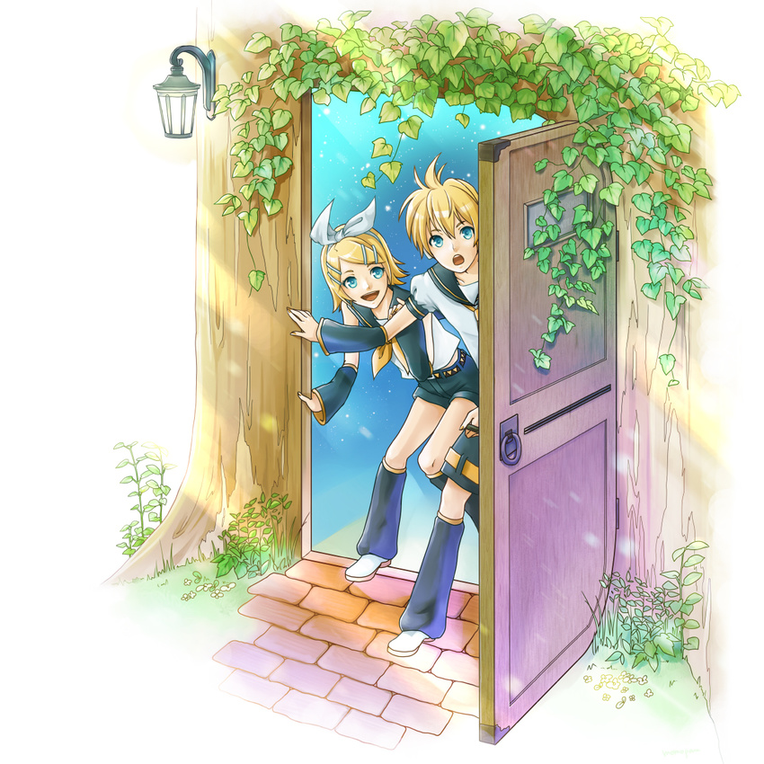 1girl blonde_hair blue_eyes brother_and_sister door hair_ornament hair_ribbon hairclip highres kagamine_len kagamine_rin lamp momopanda ribbon short_hair shorts siblings smile twins vocaloid