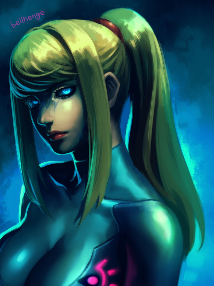 bellhenge black_sclera blonde_hair blue_eyes bodysuit breasts cleavage collarbone eyelashes glowing glowing_eyes highres large_breasts lips long_hair looking_at_viewer md5_mismatch metroid neon_trim nose ponytail resized samus_aran scrunchie skin_tight solo upper_body upscaled zero_suit