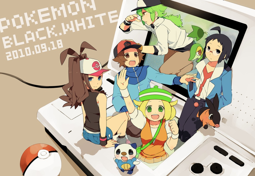 3boys bad_id bad_pixiv_id baseball_cap bel_(pokemon) black_hair blonde_hair blue_eyes brown_eyes brown_hair cheren_(pokemon) denim denim_shorts gen_5_pokemon glasses green_eyes green_hair handheld_game_console hat looking_back multiple_boys multiple_girls n_(pokemon) nintendo_ds noe_yuuhi oshawott poke_ball poke_ball_(generic) pokemon pokemon_(creature) pokemon_(game) pokemon_bw ponytail product_placement shorts snivy tepig through_screen touko_(pokemon) touya_(pokemon)