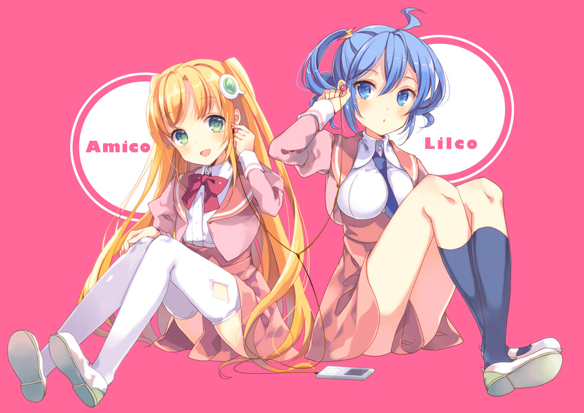 :d ahoge amiami_(company) amico argyle_cutout black_legwear blonde_hair blue_eyes blue_hair blue_neckwear blush bow bowtie character_name crossed_legs digital_media_player earphones full_body green_eyes hair_ornament highres juliet_sleeves knees_up lightning_bolt lilco long_hair long_sleeves looking_at_viewer multiple_girls necktie open_mouth pink_background puffy_sleeves red_bow school_uniform shared_earphones shoes simple_background sitting smile socks thigh_cutout thighhighs twintails two_side_up uwabaki white_legwear yumekui
