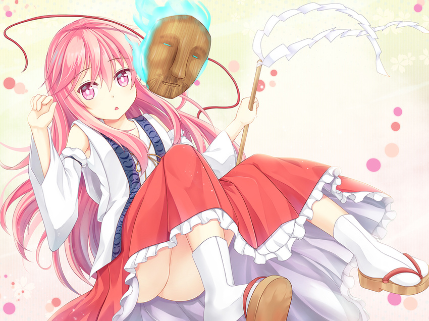 detached_sleeves gohei hakama hata_no_kokoro japanese_clothes long_hair looking_at_viewer mask miko niiya open_mouth pink_eyes pink_hair red_hakama sandals socks solo touhou tube_socks untied white_legwear zouri