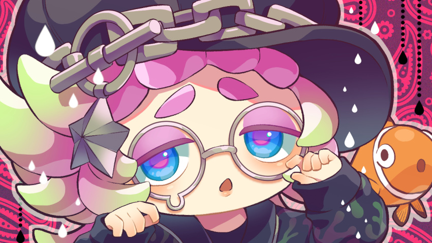 1girl annie_(splatoon) asymmetrical_eyewear black_headwear blue_eyes cabbie_hat chain chestnut_mouth clownfish eyeshadow fish furrowed_brow gradient_hair green_hair grey-framed_eyewear half-closed_eyes hat long_sleeves makeup moe_(splatoon) multicolored_hair open_mouth paisley pink_hair pink_pupils purple_eyeshadow round_eyewear sideways_hat sleeves_past_wrists splatoon_(series) splatoon_3 star_(symbol) tentacle_hair teo_(teorekka) two-tone_hair upper_body