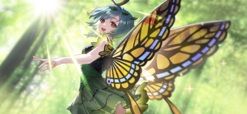 1girl :d antennae blurry blurry_background butterfly_wings dress eternity_larva forest from_side green_dress green_hair hair_ornament insect_wings leaf_hair_ornament light_rays looking_at_viewer looking_to_the_side nature non-web_source official_art open_mouth orange_eyes second-party_source short_hair sleeveless sleeveless_dress smile solo sparkle teeth touhou touhou_gensou_eclipse tree u_u_zan upper_teeth_only wings