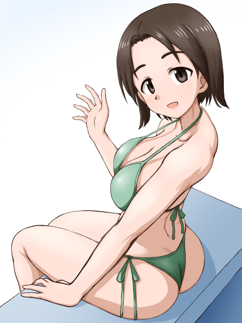 1girl ass back bikini breasts brown_eyes brown_hair commentary from_side girls_und_panzer green_bikini halterneck highres looking_at_viewer looking_back medium_breasts open_mouth parted_bangs sawa_azusa short_hair side-tie_bikini_bottom sitting smile solo string_bikini swimsuit waving yass_hero