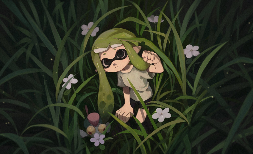 1girl black_eyes black_shorts blunt_bangs clenched_hand closed_mouth commentary_request creature domino_mask empty_eyes expressionless flower grass green_hair grey_shirt hand_on_own_knee hand_up highres inkling inkling_girl leaning_forward liang_cun_rakuna looking_at_viewer mask pointy_ears shirt short_eyebrows short_hair_with_long_locks short_shorts short_sleeves shorts smallfry_(splatoon) solo splatoon_(series) standing t-shirt tall_grass tentacle_hair white_flower