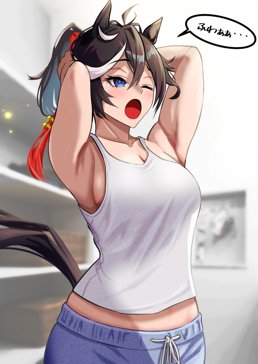 1girl absurdres alternate_costume animal_ears armpits arms_up azuki_(azuki_azukki) black_hair blue_eyes blue_shorts blurry blurry_background breasts cleavage commentary_request hair_between_eyes hair_ornament highres horse_ears horse_girl horse_tail indoors katsuragi_ace_(umamusume) light_particles medium_breasts medium_hair multicolored_hair one_eye_closed open_mouth ponytail shorts sideboob solo speech_bubble streaked_hair tail tank_top tassel tassel_hair_ornament translation_request umamusume white_hair white_tank_top yawning