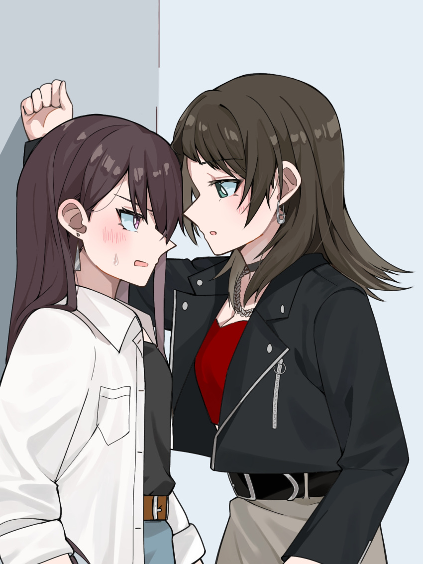 2girls bang_dream! bang_dream!_it's_mygo!!!!! belt black_choker black_jacket black_shirt blue_eyes blush bright_pupils brown_hair chain_necklace choker commentary_request earrings eye_contact highres jacket jewelry kabedon long_hair long_sleeves looking_at_another multiple_girls nanami_(nunnun_0410) necklace parted_lips purple_eyes red_shirt shiina_taki shirt sweatdrop upper_body white_pupils white_shirt yahata_umiri yuri