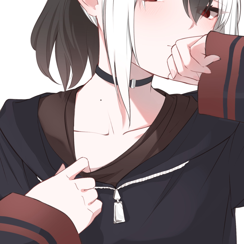 1girl black_hair black_jacket blue_archive blush closed_mouth exiadoon hair_between_eyes highres hood hood_down hooded_jacket jacket kayoko_(blue_archive) long_hair long_sleeves multicolored_hair red_eyes simple_background solo upper_body white_background white_hair