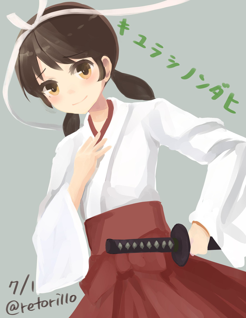 alternate_costume artist_name bangs brown_eyes brown_hair dated hair_ornament hair_ribbon hakama hand_on_own_chest hidan_no_aria highres holding holding_weapon hotogi_shirayuki japanese_clothes kantai_collection looking_at_viewer low_twintails miko namesake parted_bangs pleated_skirt red_hakama retorillo ribbon shirayuki_(kantai_collection) short_hair simple_background skirt smile solo sword translation_request twintails twitter_username weapon