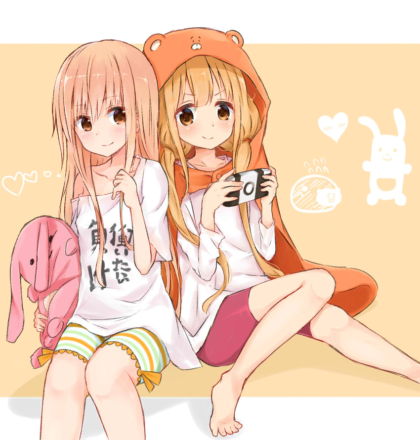 animal_costume barefoot bike_shorts blonde_hair brown_eyes clothes_writing cosplay costume_switch crossover doma_umaru doma_umaru_(cosplay) feet futaba_anzu futaba_anzu_(cosplay) game_console handheld_game_console highres himouto!_umaru-chan hood huwali_(dnwls3010) idolmaster idolmaster_cinderella_girls long_hair multiple_girls off_shoulder playstation_portable season_connection shirt smile striped striped_bike_shorts stuffed_animal stuffed_bunny stuffed_toy t-shirt toenails toes trait_connection twintails you_work_you_lose