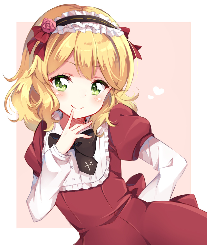 bad_id bad_twitter_id banned_artist blonde_hair bow cross dress finger_to_face frills green_eyes hairband hand_on_hip heart highres idolmaster idolmaster_cinderella_girls kobeni_hijiko lolita_hairband long_sleeves sakurai_momoka smile solo