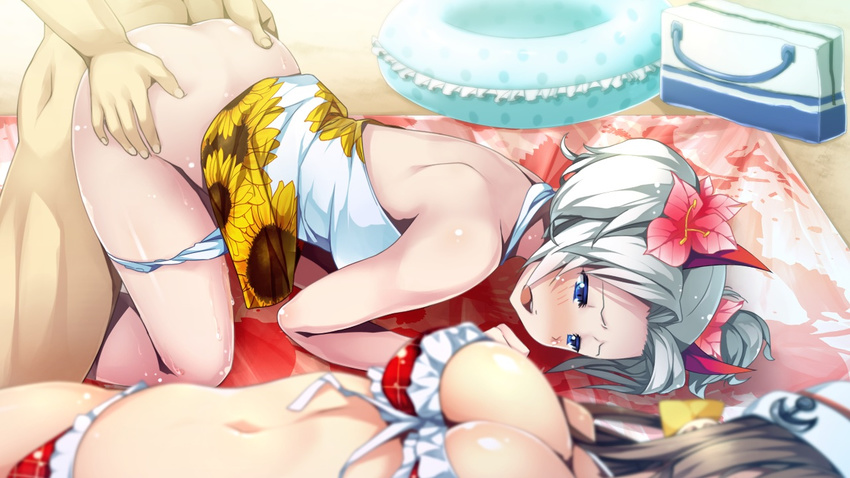 2girls back barbankur_sur_ascension beach bikini blue_eyes blush breasts cleavage flower game_cg grey_hair hair_flower hair_ornament hands_on_hips mahan maou_no_kuse_ni_namaiki_da! medium_breasts multiple_girls navel open_mouth sex short_hair solo_focus swimsuit top-down_bottom-up