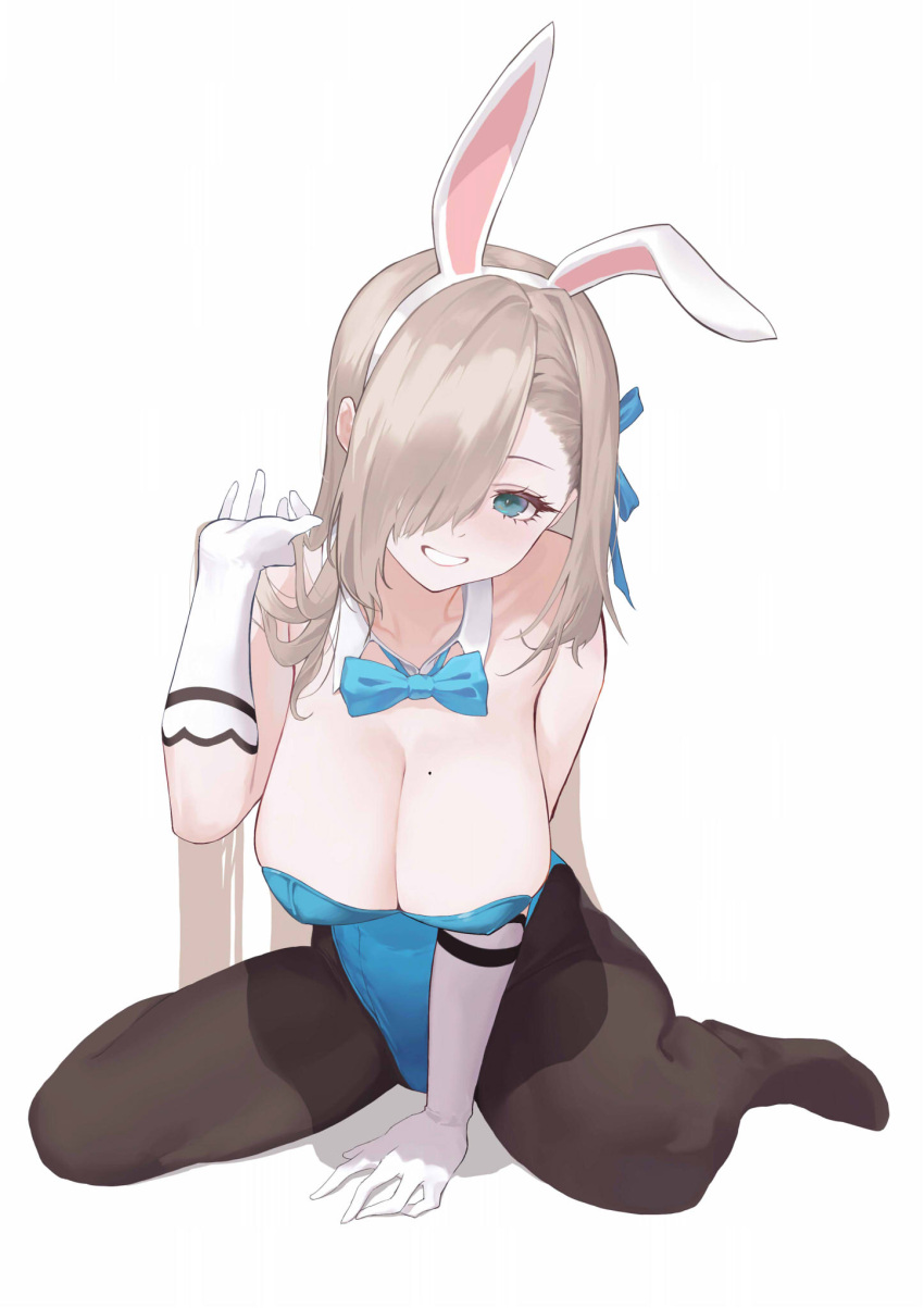 1girl animal_ear_hairband animal_ears asuna_(blue_archive) black_pantyhose blonde_hair blue_archive blue_bow blue_bowtie blue_eyes blue_leotard bow bowtie breasts cleavage collar collarbone elbow_gloves fake_animal_ears gloves grin hair_over_one_eye hairband hand_up highres large_breasts leotard long_hair looking_at_viewer mole mole_on_breast pantyhose playboy_bunny rabbit_ears shou_xun_bu_liang simple_background sitting smile solo wariza white_background white_collar white_gloves white_hairband