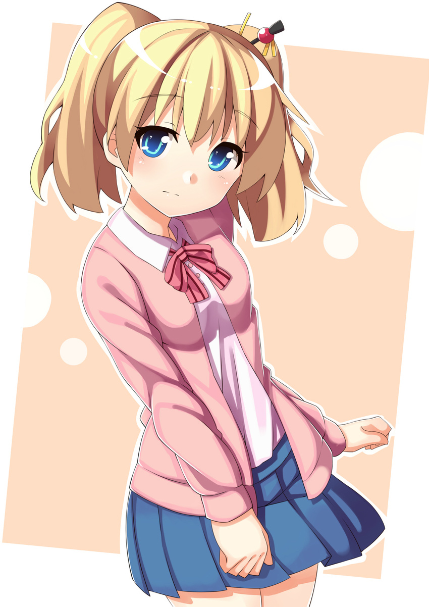 alice_cartelet blonde_hair blue_eyes blue_skirt bow bowtie collared_shirt dacchi hair_ornament highres kin-iro_mosaic looking_at_viewer pink_shirt pink_sweater pleated_skirt shirt short_hair skirt solo sweater twintails