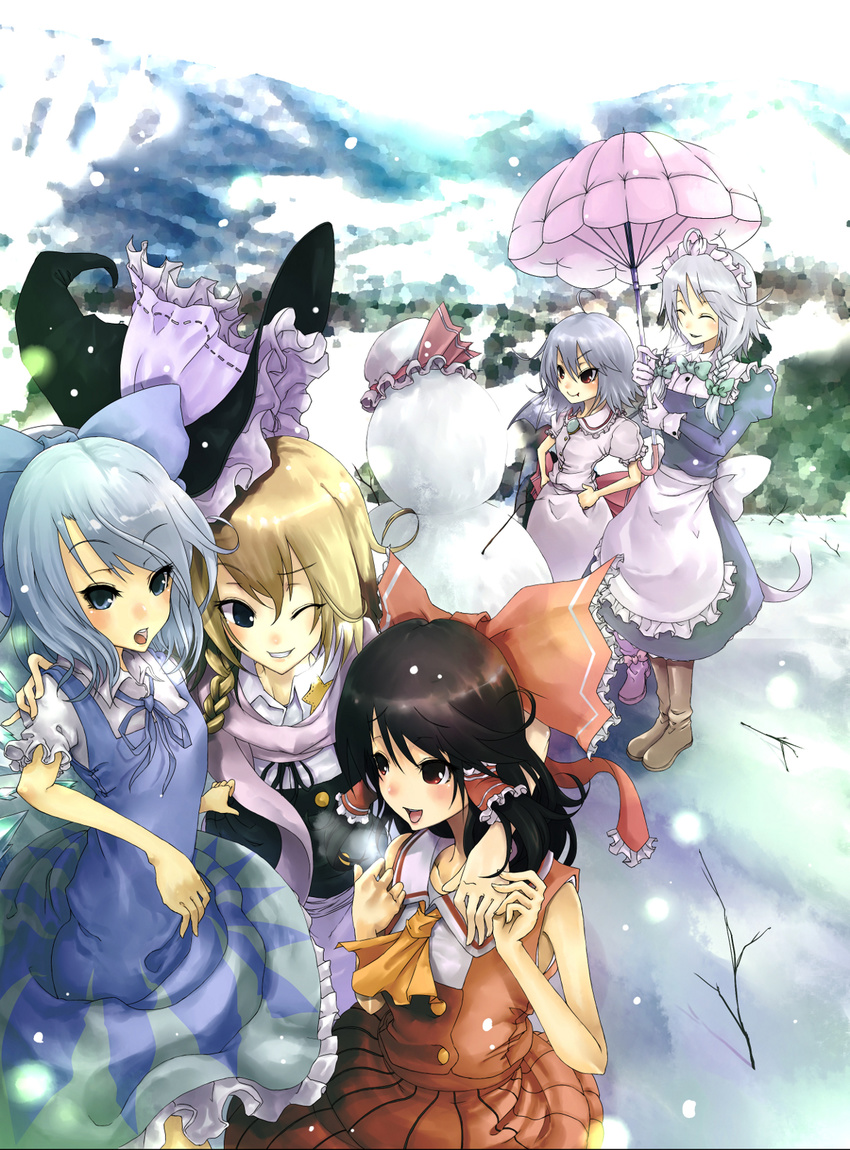 adapted_costume arm_around_neck blonde_hair blue_eyes blue_hair bow brown_hair cirno closed_eyes dress grin hair_bow hair_tubes hakurei_reimu hands_on_hips hat hat_removed headwear_removed highres izayoi_sakuya kirisame_marisa lavender_hair maid multiple_girls muso-comet one_eye_closed open_mouth pinafore_dress red_eyes remilia_scarlet short_hair silver_hair smile snow snowman touhou umbrella winter witch_hat