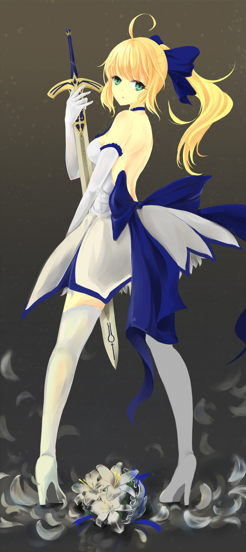 absurdres ahoge artoria_pendragon_(all) backless_dress backless_outfit blonde_hair blue_ribbon bouquet breasts caliburn dre dress elbow_gloves fate/stay_night fate_(series) flower gloves green_eyes grey_background hair_ribbon high_heels highres long_hair looking_at_viewer medium_breasts ponytail profile ribbon saber sideboob solo strapless strapless_dress sword thighhighs weapon